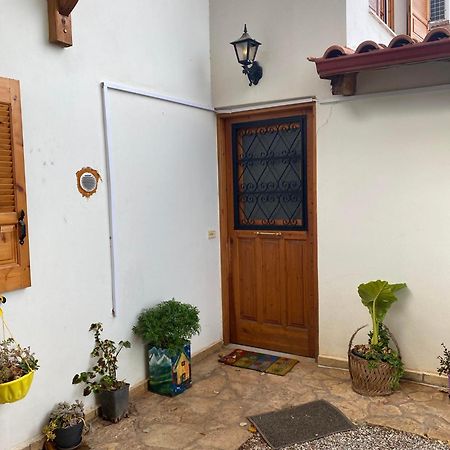 Cottage House With Incredible View Trapeza  Екстер'єр фото